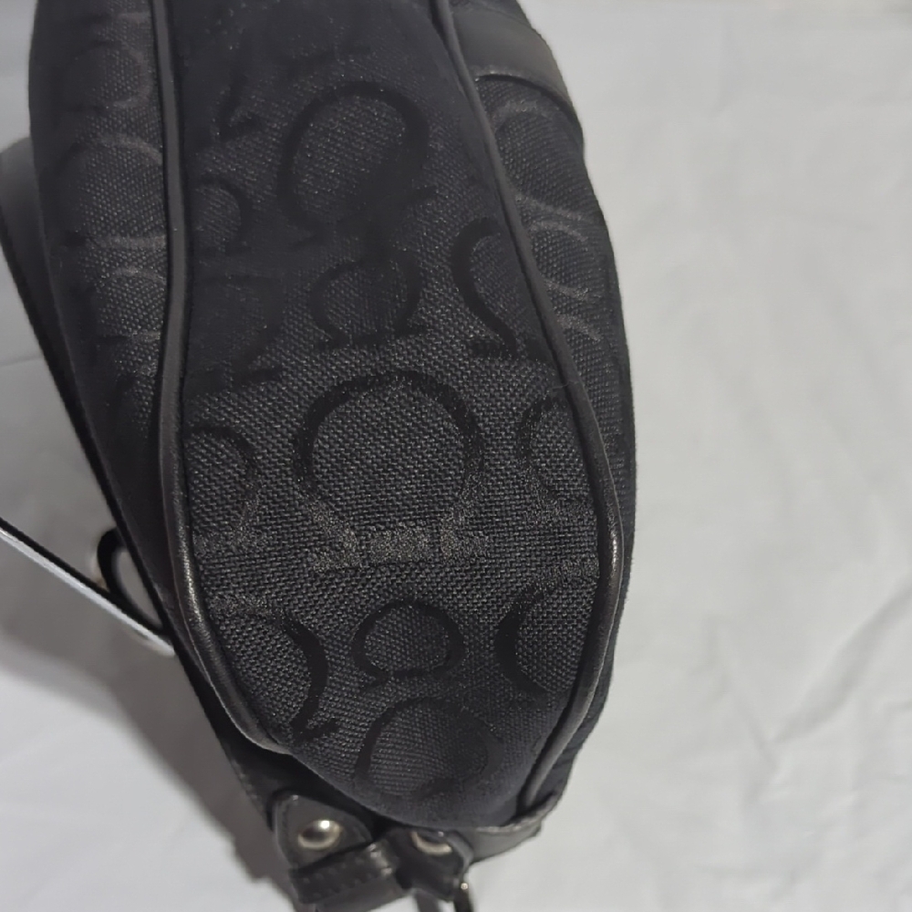 Salvatore Ferragamo Black Shoulder Bag - Picture 4 of 10